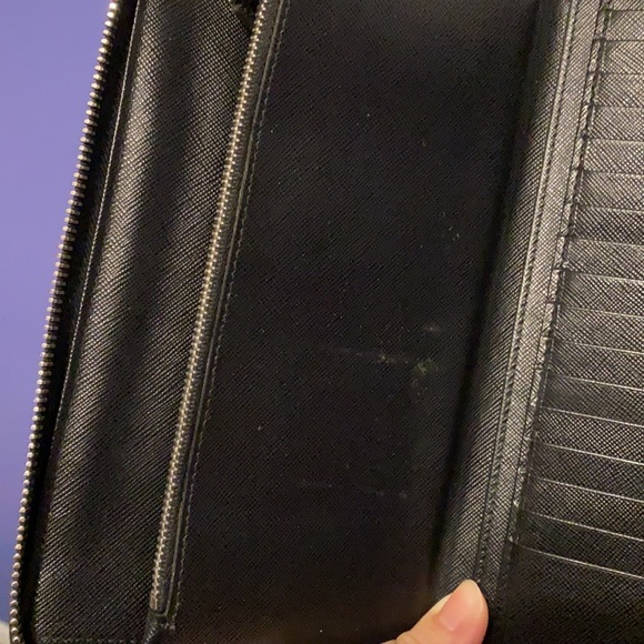 prada wallet - Picture 6 of 8